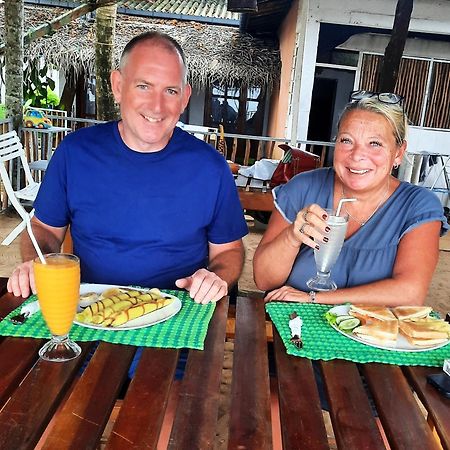 La-Vira Beach Villa Hikkaduwa Buitenkant foto